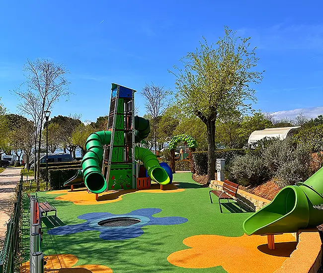 parco giochi inclusivo camping la rocca bardolino